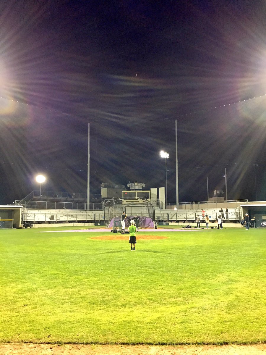 DarylDocReeves's tweet image. Thank you to all the Raider Moms who made it out to Baseball Mom101-We had a blast and hopefully you learned a thing or two #skillsondisplay