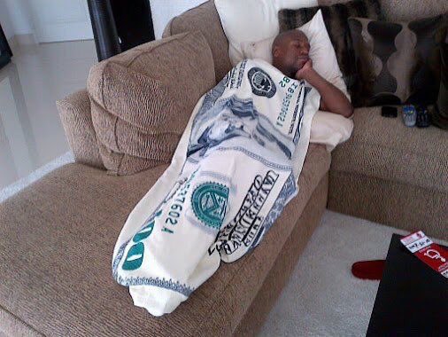 ElMakiaDice's tweet photo. Cuando alguien dice "dormí rico" yo me imagino algo así: https://t.co/pooKjaUTYz