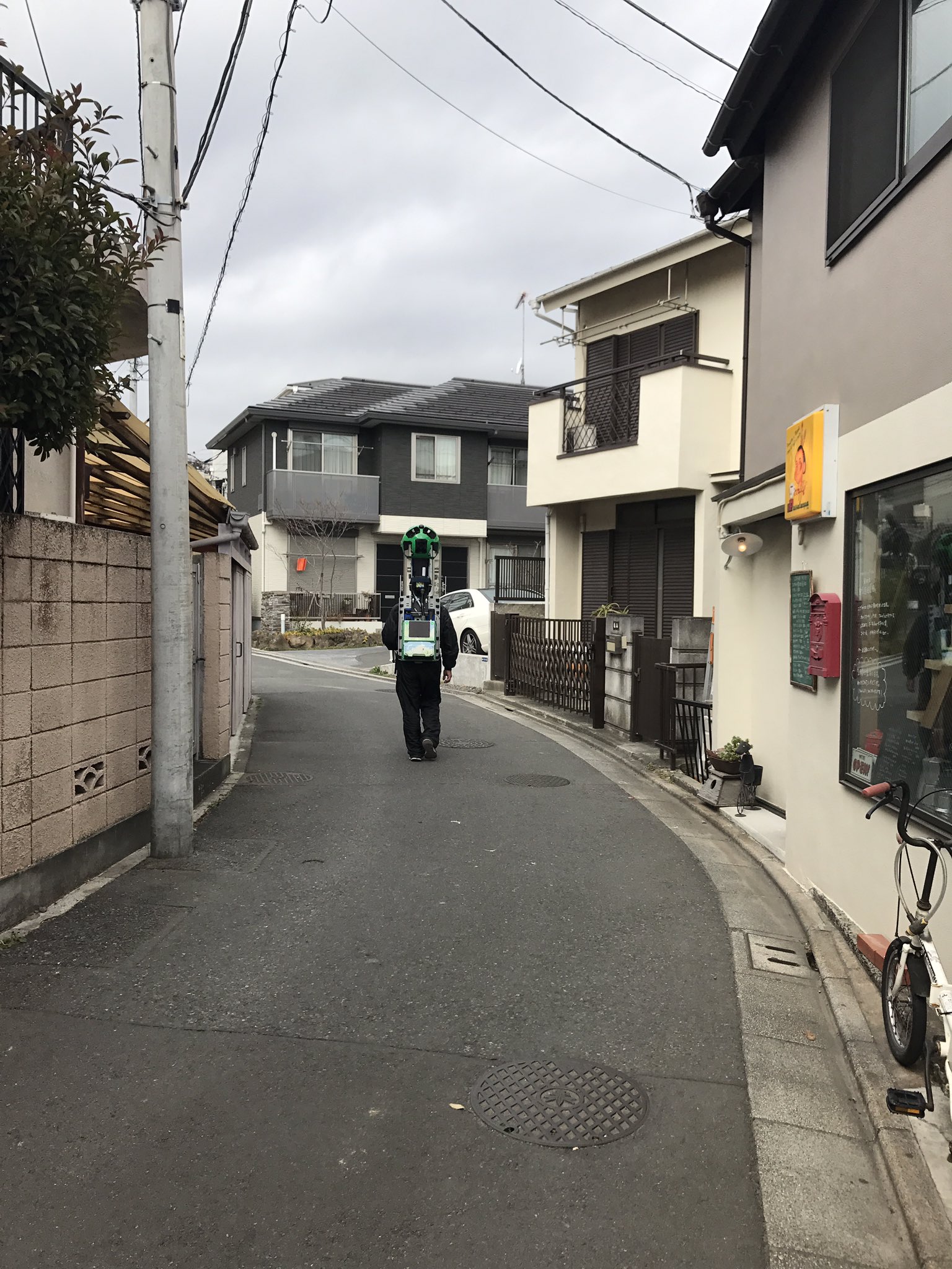 河村タクマ 徒歩でgoogleストリートビューの撮影している方とすれ違いました 御成町通り路地