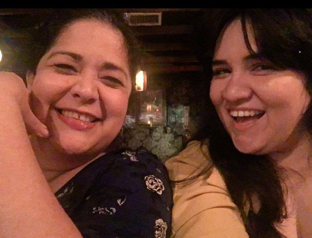 I looove this chick @VayaConFashion ALL KINDS of loca #asimeGUSTA Ty for the #cocktails Danny y <a href="/FaustTavernSA/">Faust Tavern</a> #homie #TQM #cheers #¡salud!