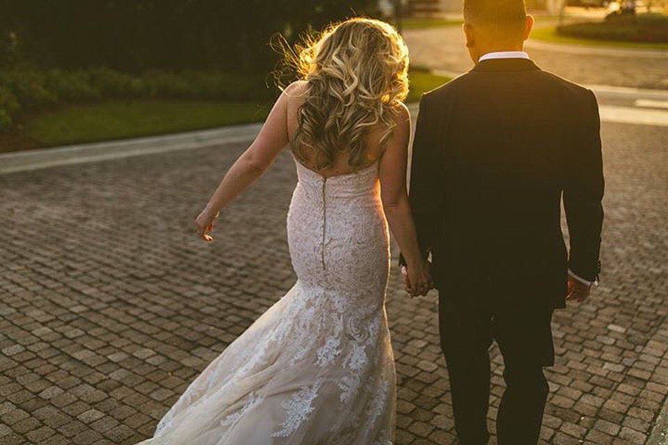 Concept_Photo's tweet photo. Walking off into the sunset.  #sunset #sunsets #weddingphotographer #bellacollina @bellacollinaclub #junebugweddings https://t.co/EfXcdvQmE1