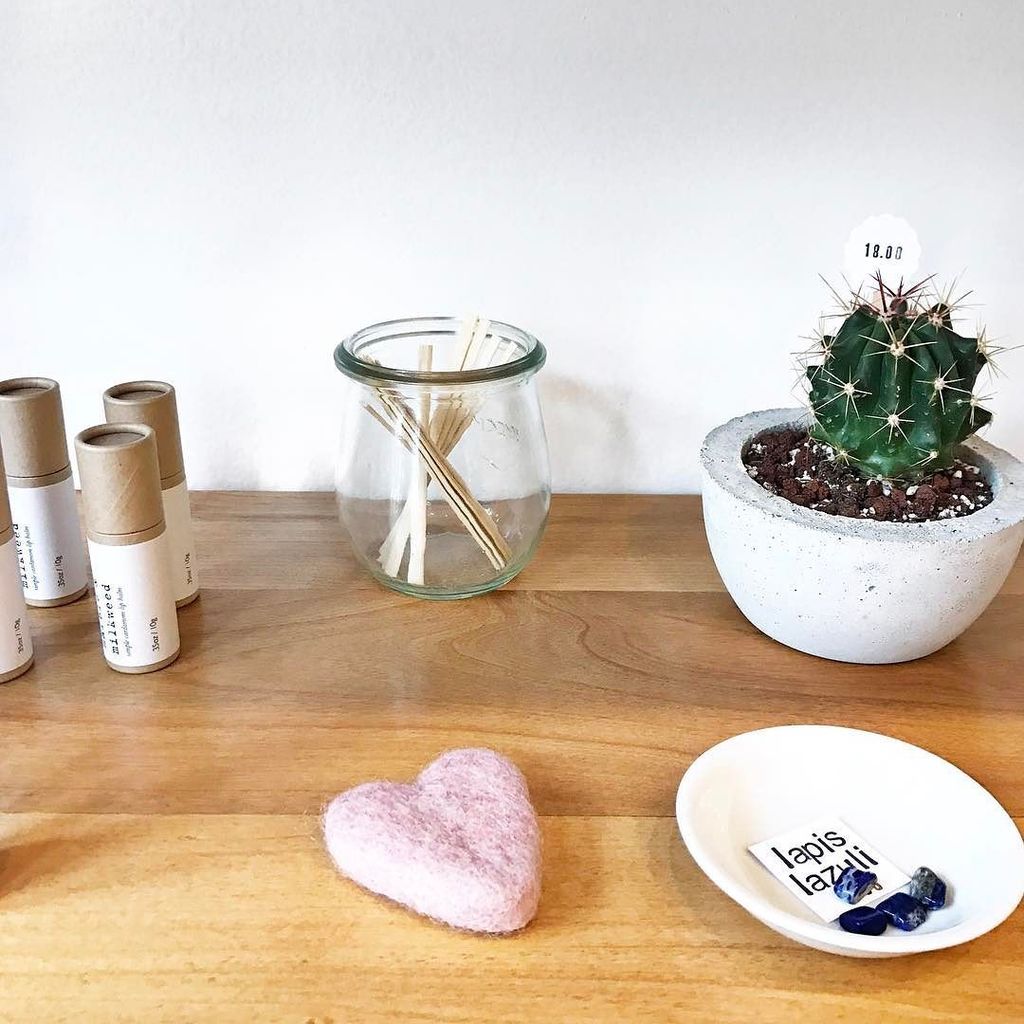 Pretty little finds at <a href="/handandland/">HAND & LAND</a>. ift.tt/2mapStk