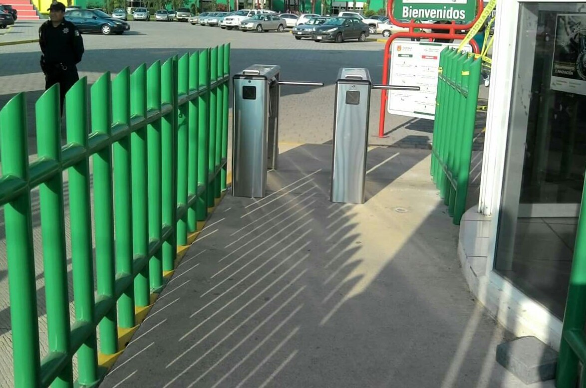 identIntel's tweet image. Controles de Acceso para universidades, Catrax Máster