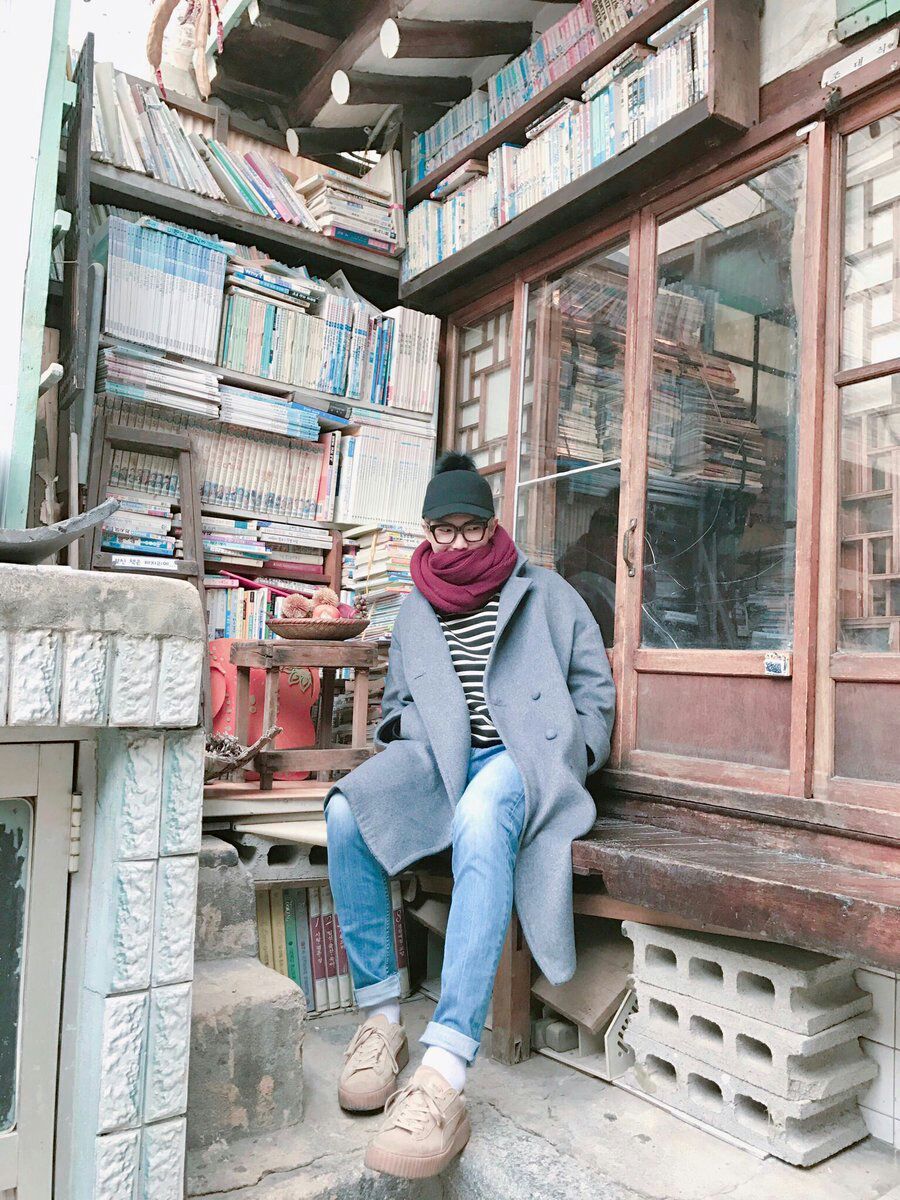 nurulxRULL's tweet photo. Finally Im here at Daeo Bookstore ;) https://t.co/jjM53YS8Ih