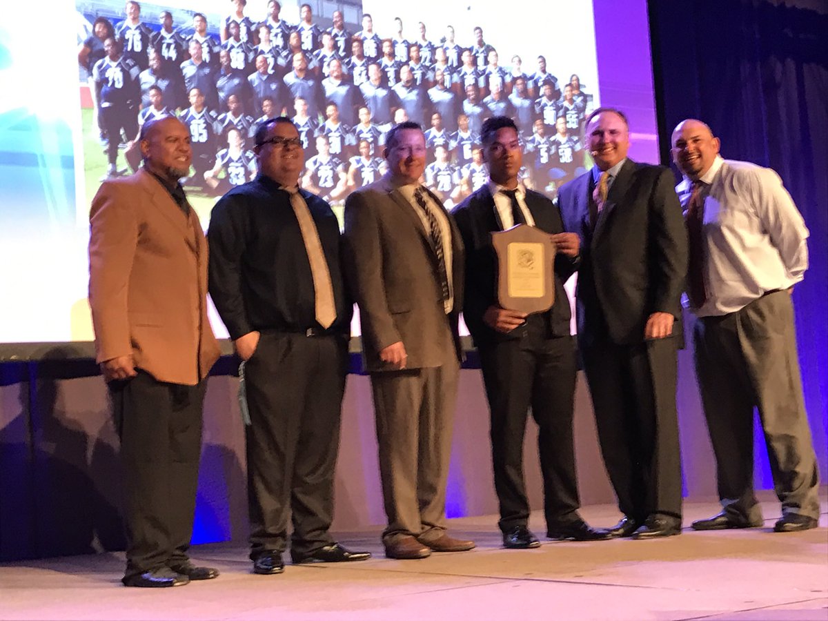 SDSportsAssn's tweet photo. Congratulations to @MadhouseFB for capturing the state Division II-AA championship #significantachievement #2017Salute https://t.co/x5Ys3mPXKf