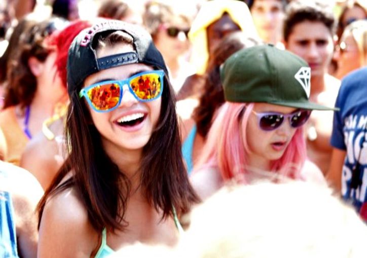 smgfanprojects_'s tweet photo. La sonrisa de Selena me da mil años de vida.

#Selenators #BestFanArmy #iHeartAwards https://t.co/Fk9NM0AsJN