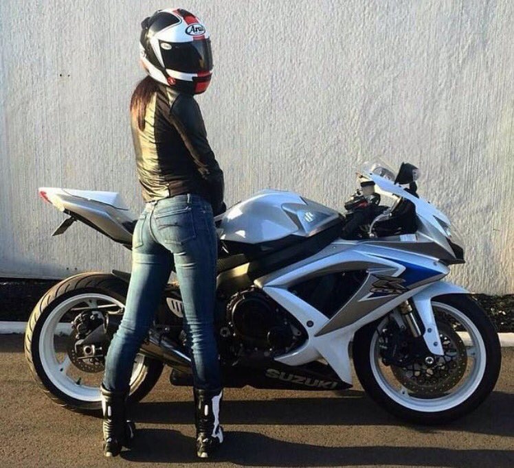 TempleBoyer's tweet image. RT  Jour des enfants ou pas... #moto 
 cc @easy_rideuses