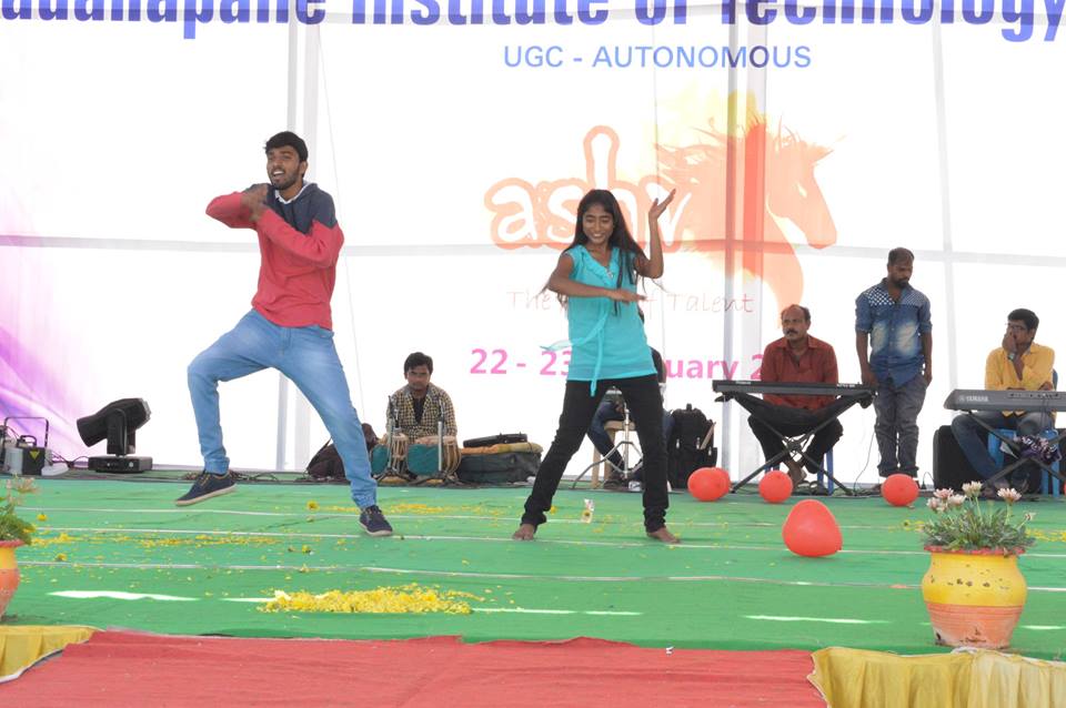 MITS_College's tweet photo. ASHV - 2017: Dance Performance https://t.co/8LRxh5z5Zp