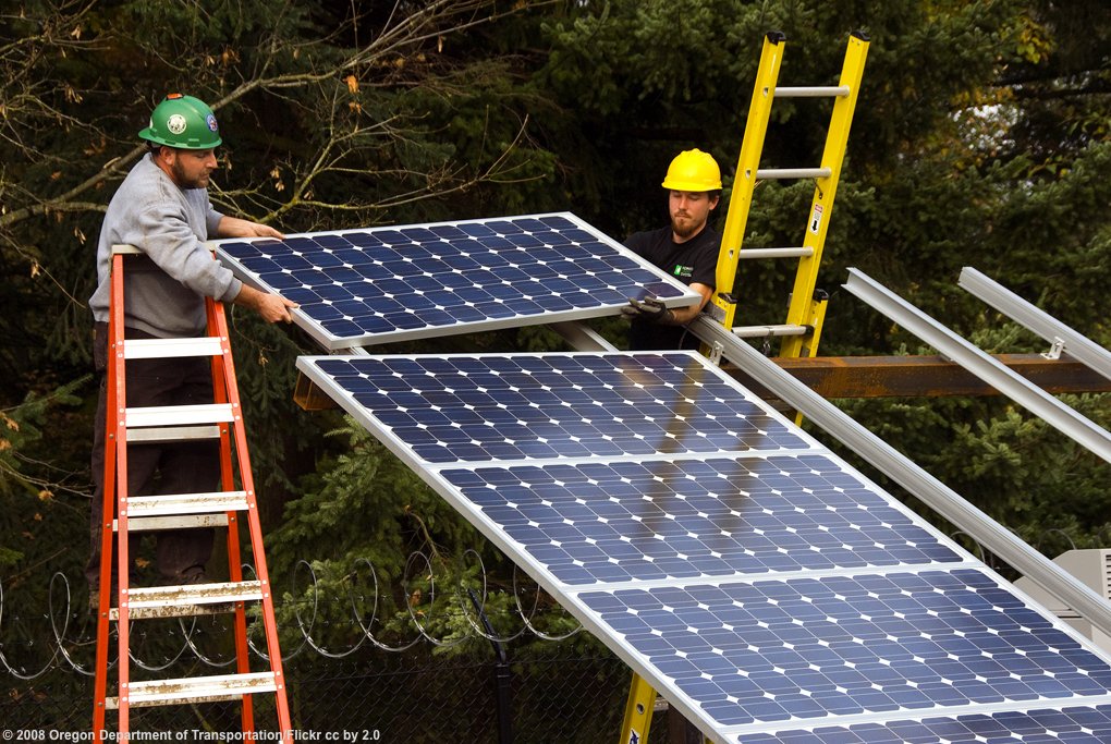 Power surge! Solar surged 95% to become the largest source of new energy in the US last year bloom.bg/2l5dDNM