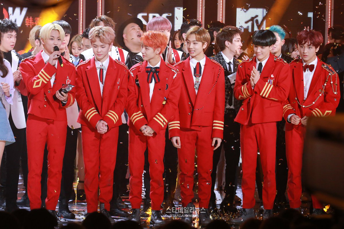 NCT_IJENO's tweet photo. Thank you so much for support🙏🎊
So how does it feel to win over yourself Donghyuck and Minhyung hyung?😆
#NCTDream2ndWin #NCT2ndWin https://t.co/P2fEci5jBx