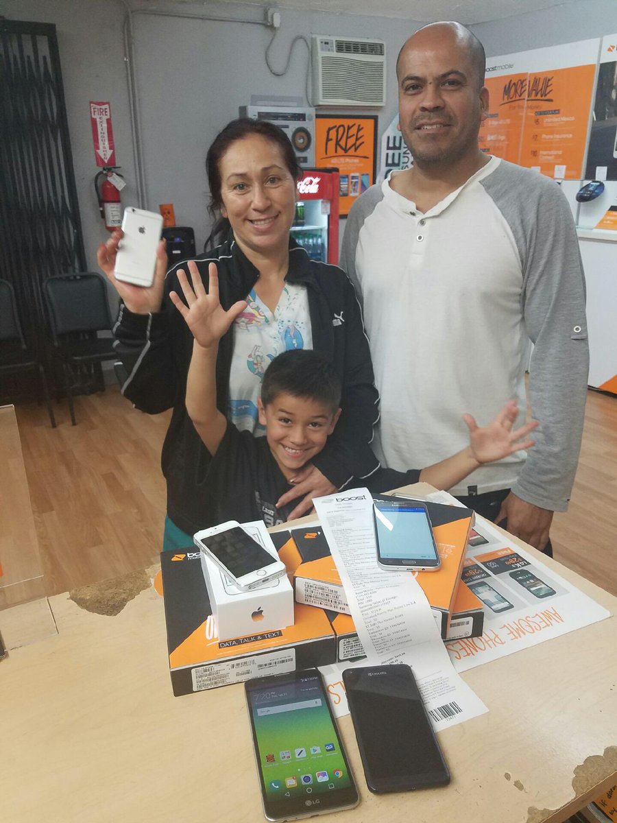 SPG_JeHi's tweet photo. Jamy at #5star with #4/$100 #bestfamilyplanever #weekendwarrior @Alicia_SPG @prailpcs π°π°π°π°#boo@π₯#sellmoreboost #family #boostmobile https://t.co/XmVaQuEjjG