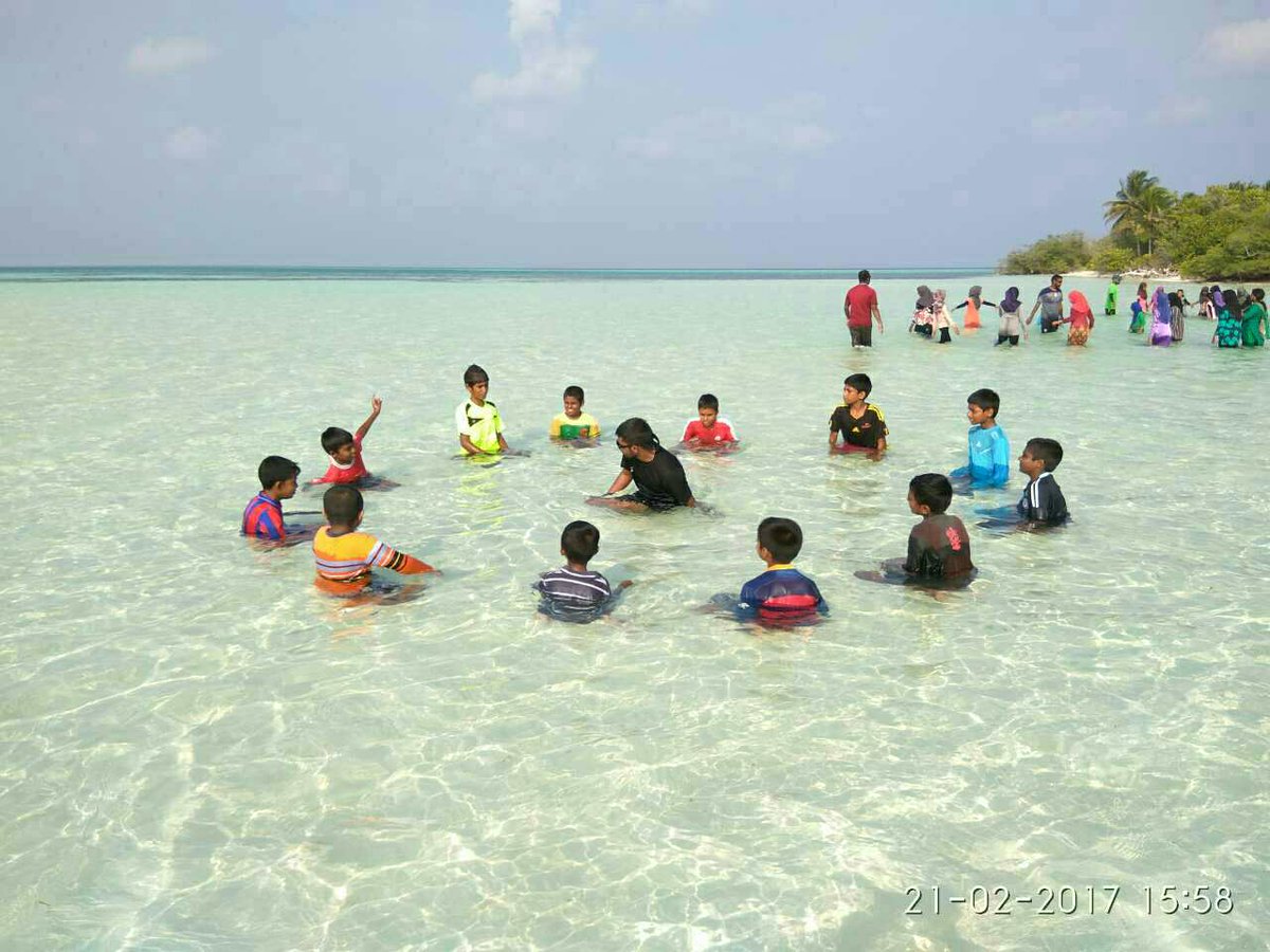 MoEdumv's tweet photo. Swimming program conducted for Key stage 1, 2 and 3 students of Vaadhoo School. @eduGS_126  @aishathshiham https://t.co/fnzXzgmOtN