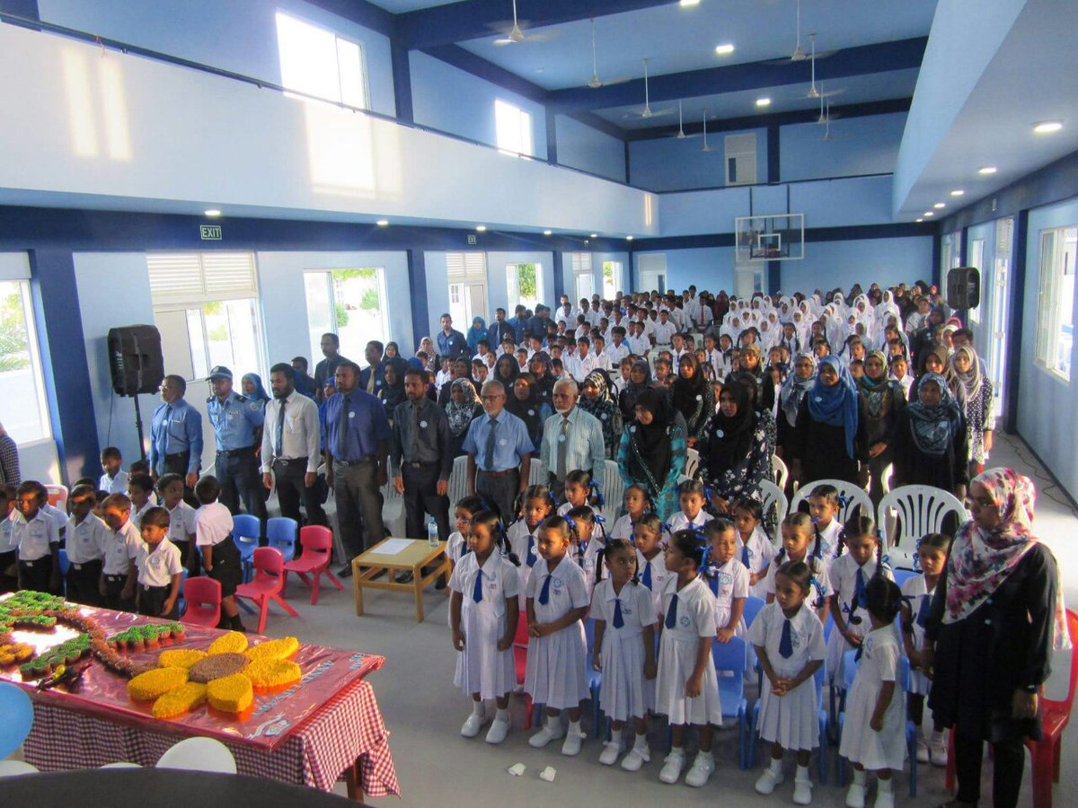 MoEdumv's tweet photo. 35th Anniversary of Dhiggaru school. @aishathshiham https://t.co/hBPFGvTidj
