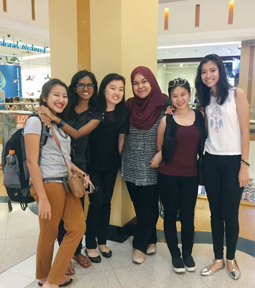 shnshfz's tweet image. I miss them so much already &amp;amp; I hope we all keep in touch! ❤ #DIMC #July2010 #foreverfamily @elyfoo27 @NuraNyan @afiqahmsyah @irenegeza