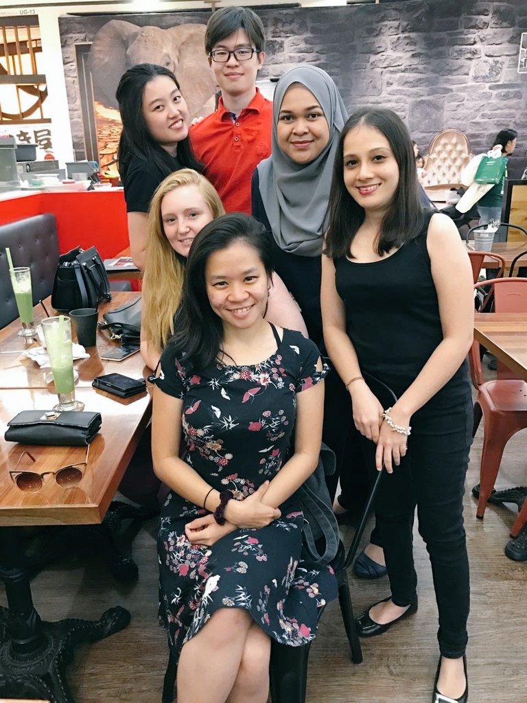 shnshfz's tweet image. I miss them so much already &amp;amp; I hope we all keep in touch! ❤ #DIMC #July2010 #foreverfamily @elyfoo27 @NuraNyan @afiqahmsyah @irenegeza