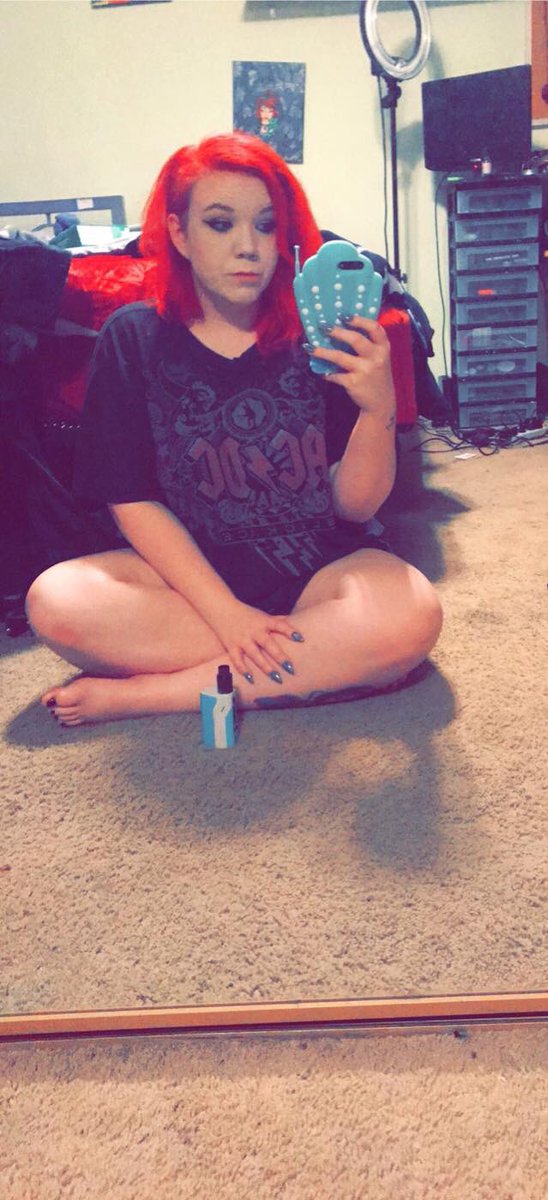 ThursdayAddams1's tweet image. Lazy night