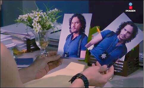 Maarcimor's tweet photo. Loreto viendo fotos de #AAvelica #VT94 @MarioCimarro @CimarroFCArgent @SULTANIBRASIL @suzanaferr @selvaggia479 @MoreiraIdalina โค๏ธ๐ธโค๏ธ๐๐ https://t.co/BEzxehK5i6