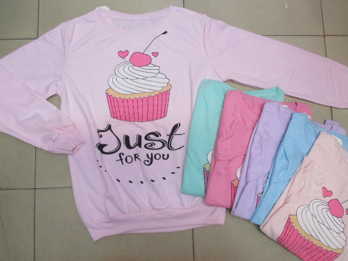 sofie_su's tweet image. Sweater fit L 
harga 50.000 ambil 3ptg 135.000
Pin bb 58477FE0