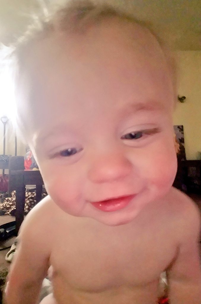 lilgemini21's tweet photo. Silly, crazy, cute. ❤😘 https://t.co/yZ106UnCXR