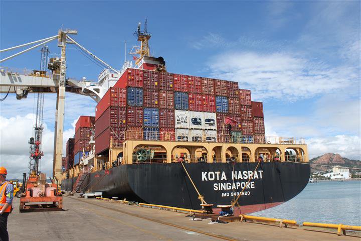 Who’s it going to be? <a href="/townsvilleport/">Port of Townsville</a> narrows candidates to three to operate Berth 4 container terminal ow.ly/zrok309eFs7