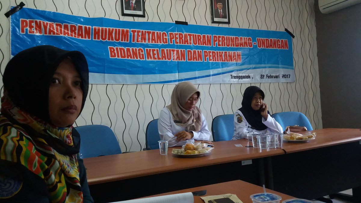 Galuhderaga's tweet photo. Koordinasi pengelolaan SDI bersama UPT pelabuhan dan pengelolaan SDKP Tamperan di PPN Prigi @EmilDardak @ppn_prigi @ratryrhe https://t.co/M1q5PfpFh0