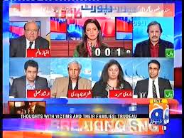 WatchGeo's tweet photo. رپورٹ کارڈ @geonews_urdu کا ایسا شو ہے جس میں "زیادہ تر" مہمان مستحق ہیں کہ خود اُن کی "رپورٹ" کی جائے 😎😝 https://t.co/ZjttClhl1b