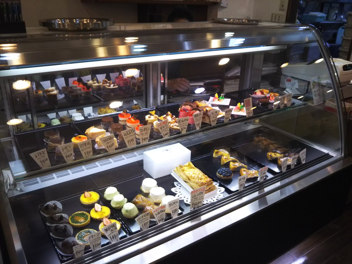 Dining Zakka 高橋商店 Ar Twitter 国立駅すぐ大学通りに西欧菓子 伊藤屋 さんがあります ビルの立て替え工事で ４月中旬にお店を閉められるようです 知り合いの家族が営んでいて 子供の頃から大分お世話になりました ケーキも焼き菓子もとても美味しいです