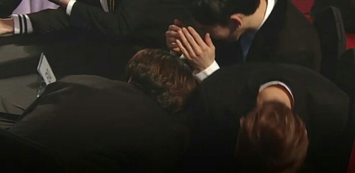WITHKINGJD's tweet photo. MY BEAGLE BABIES ARE SO EXTRA TONIGHT THEY'RE SO ADORABLE 😭

Jongdae being chanbaek's third wheel again. 😂 https://t.co/Z0plEMyJJA