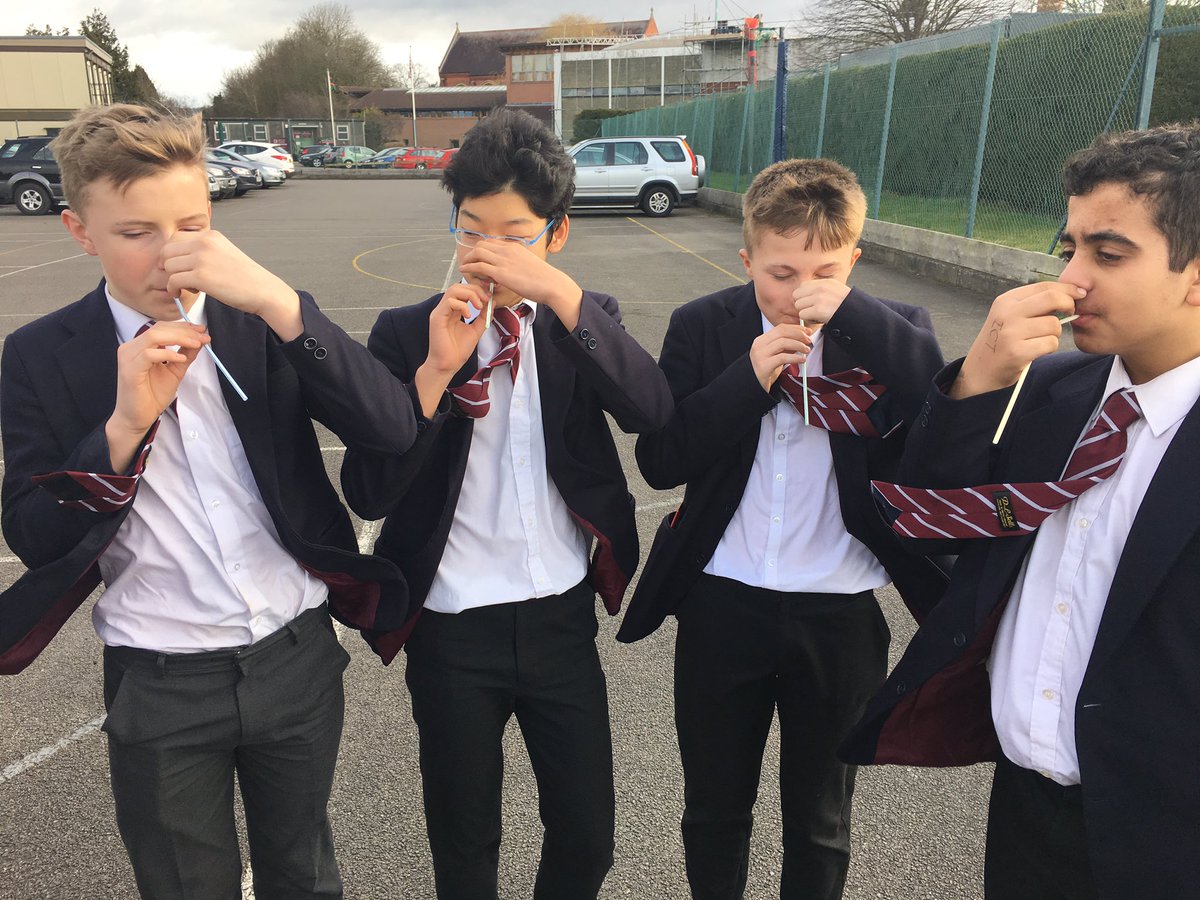 purtonfam's tweet photo. #PSHE #effectsofsmoking #4th #exercise   #breathingthroughastraw #activelesson #hardtobreathe #lookafteryourlungs  @DeanCloseSchool https://t.co/TD2hLKbPL4