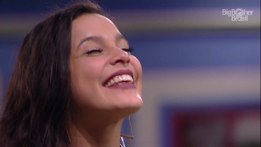 nostrendsbrasil's tweet photo. #FECHADOSCOMAEMILLY - Torcida demonstra apoio a Emilly. #BBB17 https://t.co/gR79qLYUZN