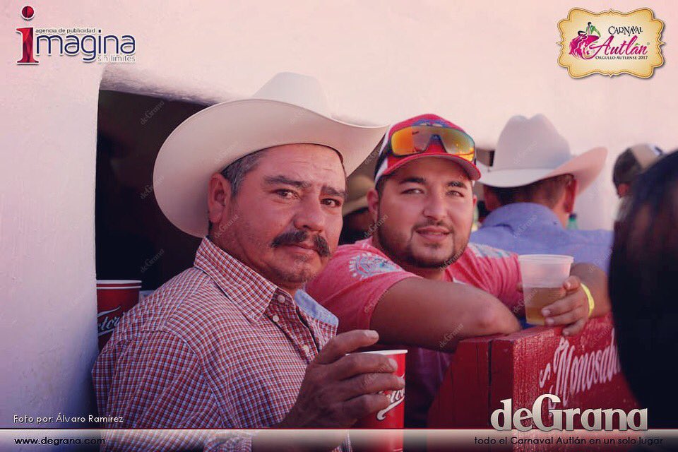 PelaYoEduardo04's tweet photo. #CarnavalAutlan2017 #torodeonce #deGrana 🤠🔥🤙🏻〽 https://t.co/YNktbryQpU