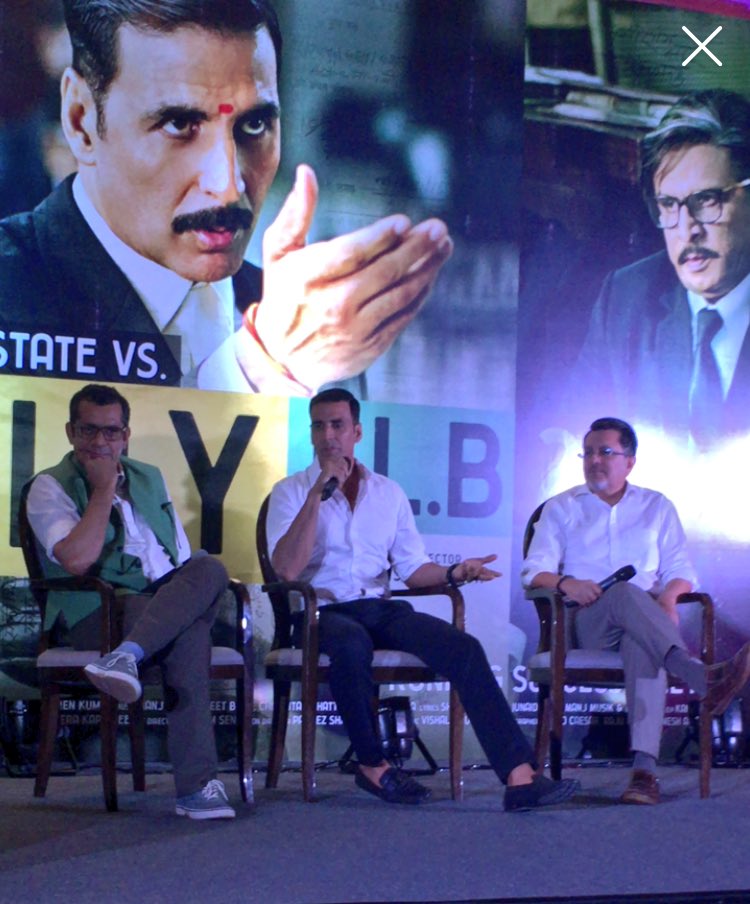 Akkistaan's tweet photo. Live Pics: @akshaykumar sir is right now at the success of the #SuperHitJollyLLB2 press meet. JOLLY HITS CENTURY https://t.co/Q7uMBJ0Fwt
