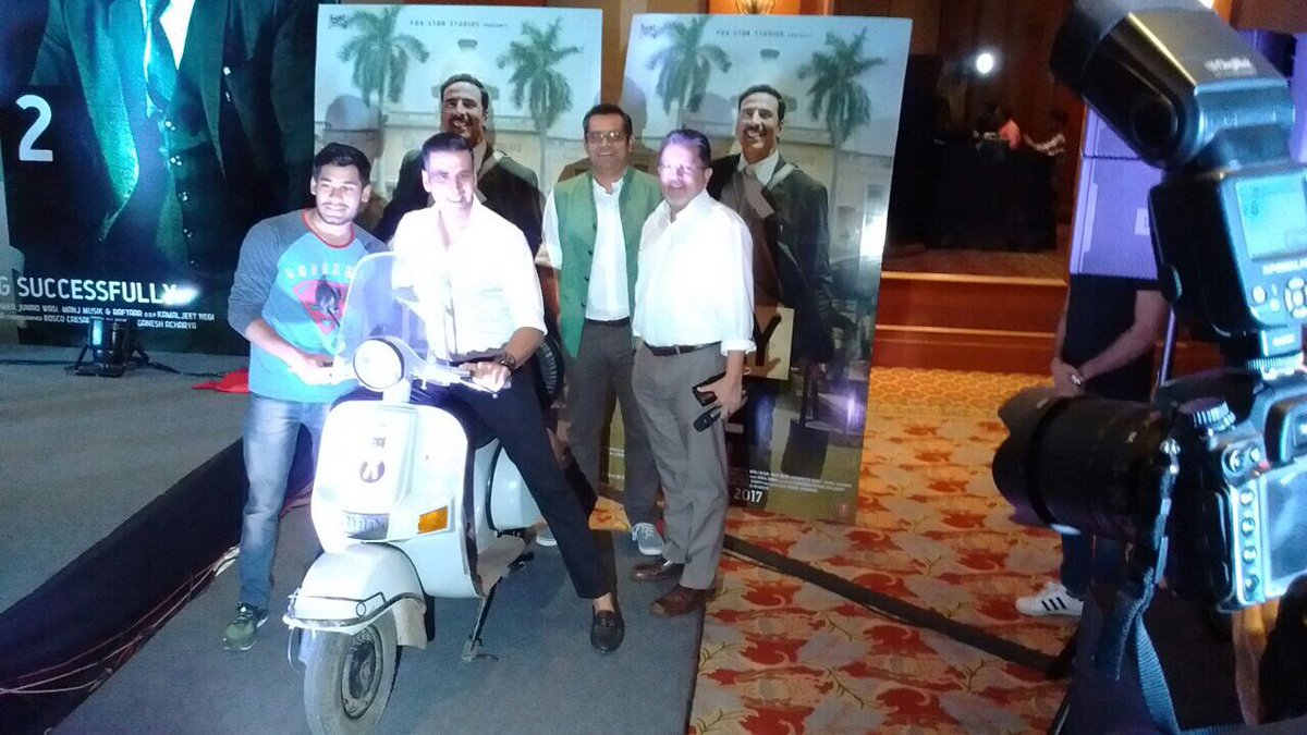 Akkistaan's tweet photo. Pics  @akshaykumar sir with the winner of #DirectJollyTak contest, giving Jolly's scooter! #SuperHitJollyLLB2

JOLLY HITS CENTURY #JollyLLB2 https://t.co/FJFdP8l1tC