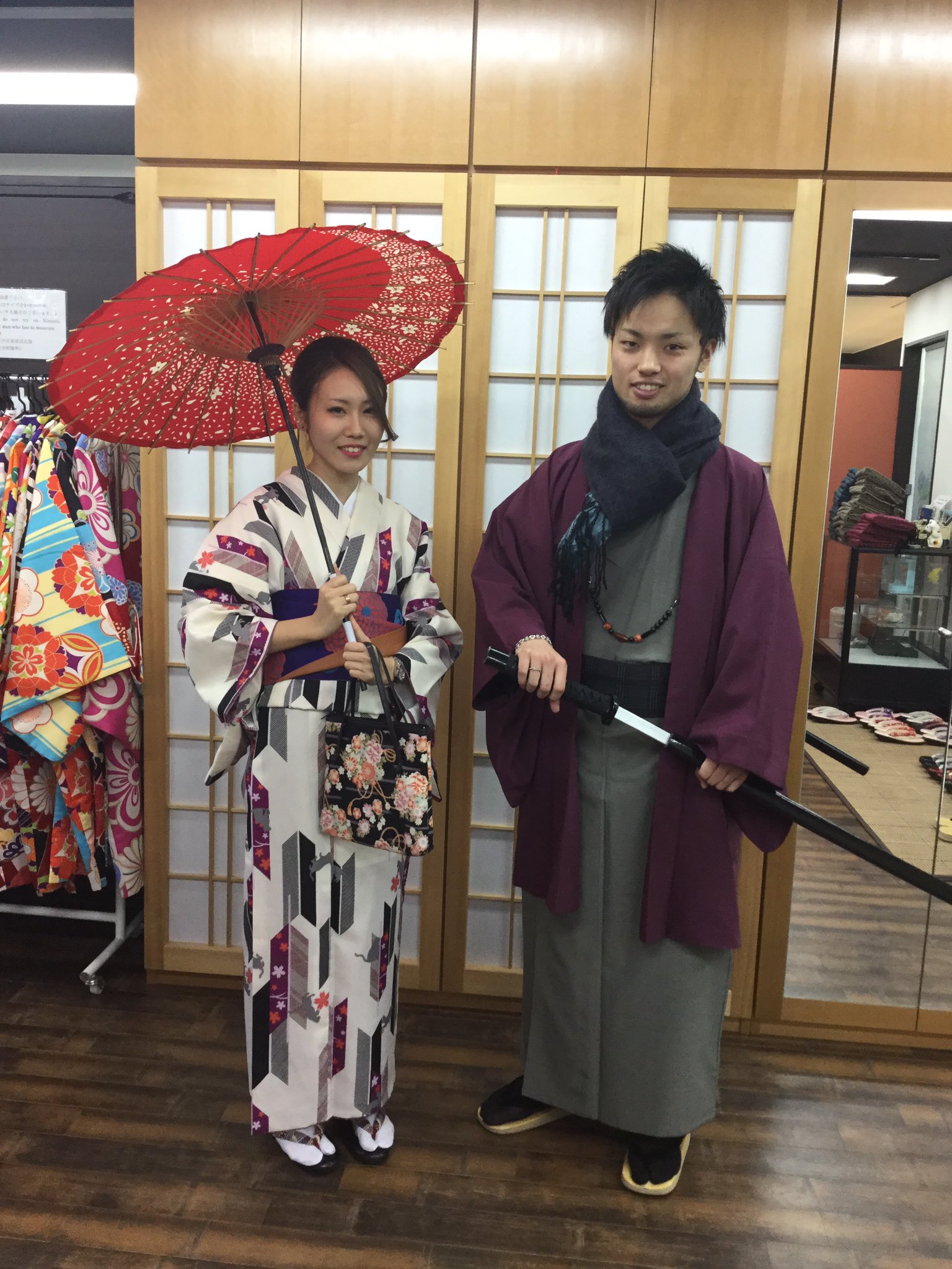 Twitter 上的 京都着物レンタル花かんざし 朝から雪が降る中たくさんのお客様にご来店いただきました 華やかなお着物 姿で散策に行かれました 着物 着物ヘア 着物デート 観光 京都デート 京都 着物レンタル 京都着物レンタル 花かんざし Kimono