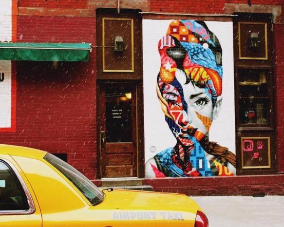 RinconesNY's tweet photo. Precioso mural de Audrey Hepburn en Little Italy 🗽😍🗽😍 https://t.co/FBQtgUud0m