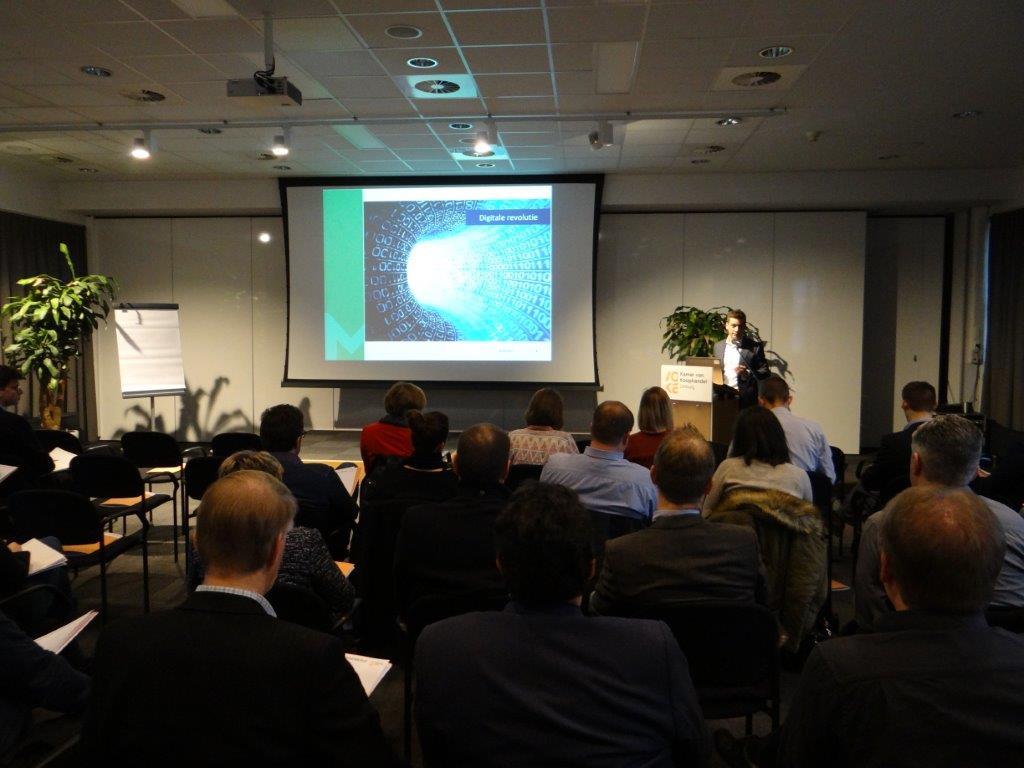 VOKA_Limburg's tweet image. Vol huis voor Voka Update@Recht! Kristof Zadora van @MonardLaw geeft onze leden meer toelichting over nieuwe EU-privacyregelgeving #GDPR