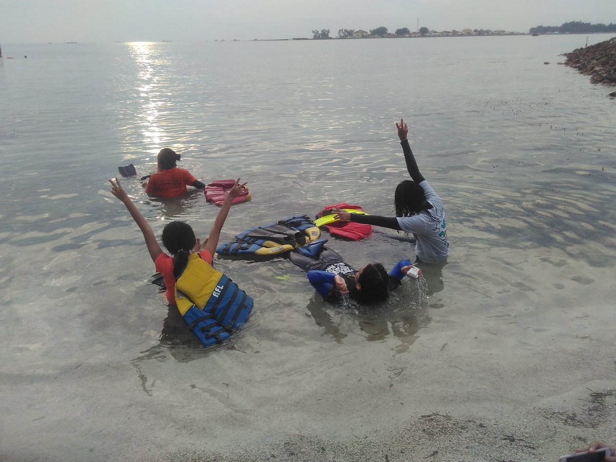 Fun time after snorkeling practice yesterday 😊🏊🌞