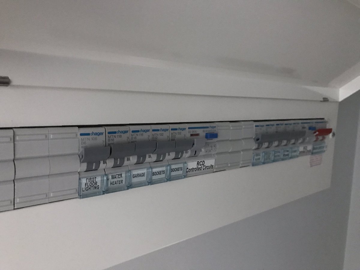 SwitchOnElec's tweet photo. New Hager consumer unit installed @hageruk #Amd3 #RCD https://t.co/DhxKkFnE4J