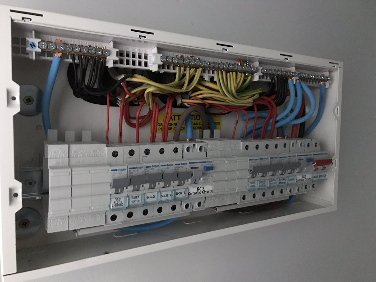 SwitchOnElec's tweet photo. New Hager consumer unit installed @hageruk #Amd3 #RCD https://t.co/DhxKkFnE4J