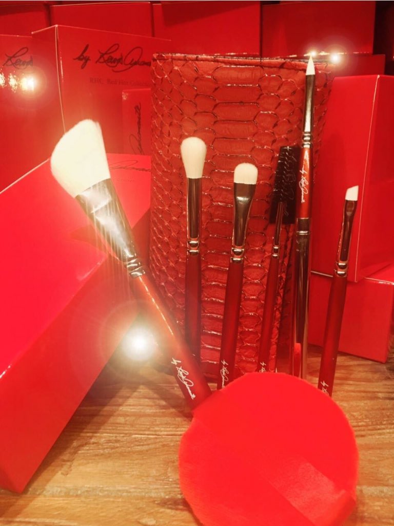 LewisAmarante's tweet photo. Red Hot Collection 
Encuéntralo en > https://t.co/QOprYEfTB6
#RHCollection #bylewisamarante #yoyatengotuspinceles #RHCByLewisamarante https://t.co/Jp7321Wce8