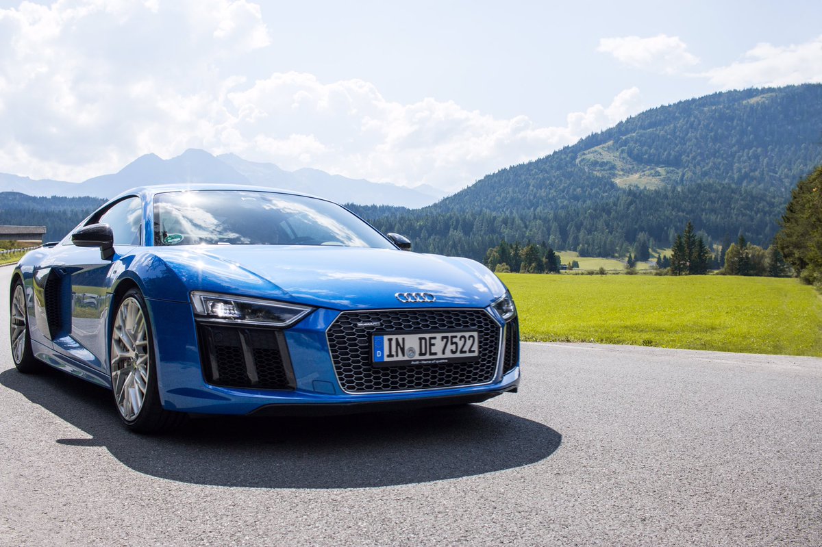 mximlr's tweet photo. another photo of the new @Audi R8. #austria #tirol #audi #r8 @Audi_Online https://t.co/0BCBIGBh3R