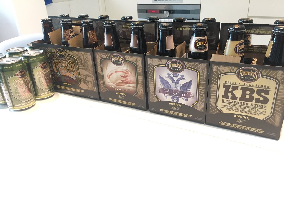 roland_twtr's tweet photo. Delivery guy from @AmericraftHK just came. It's @foundersbrewing day. With some #KBS and ImperialStout. Feeling thirsty @scottdware? https://t.co/GhS7lUaeaa