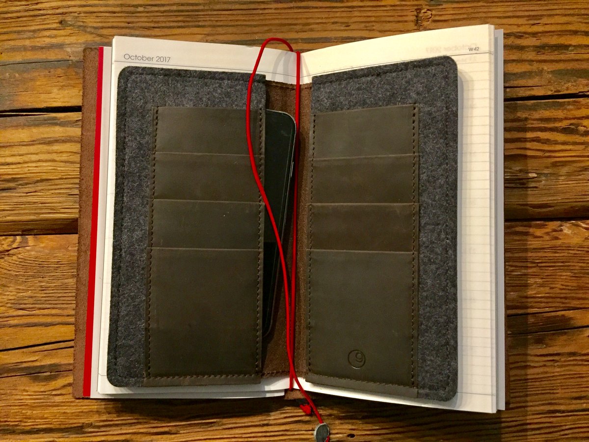 germanmadepunkt's tweet photo. all in one. digital meets analog. what a great idea of our customer. #digitalmeetsanalog #iphoneleathercase #leathernotebook #germanmade https://t.co/jeQbOlXGPt