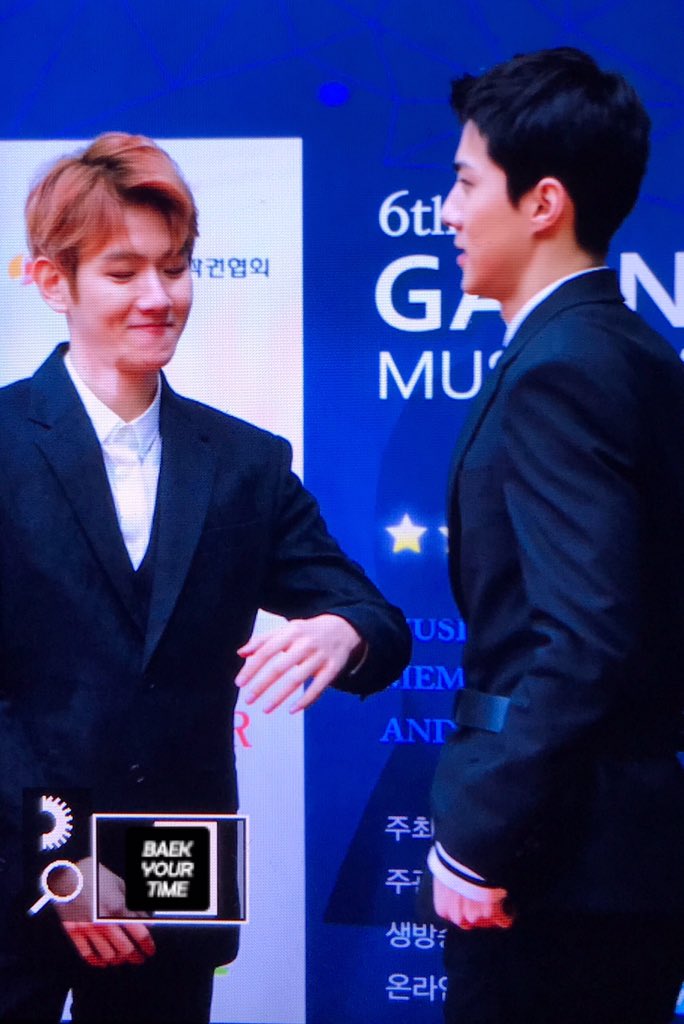 B_UR_Time's tweet photo. 170222 가온레카 #백현 #baekhyun
변빠름 너무 일찍 올라왔짘ㅋㅋㅋ
멤버들 지나가눈거 다봤어ㅋㅋㅋ
부꾸러원나바 세훈이한테 왜구랭ㅋ https://t.co/K6JDAI8RL4