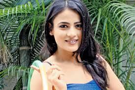#Poll RT- to - Vote #RadhikaMadan if you are waiting for her comeback show the most in 2017, also U can Vote here > tv-fanclub.com/tv-actresses-c…