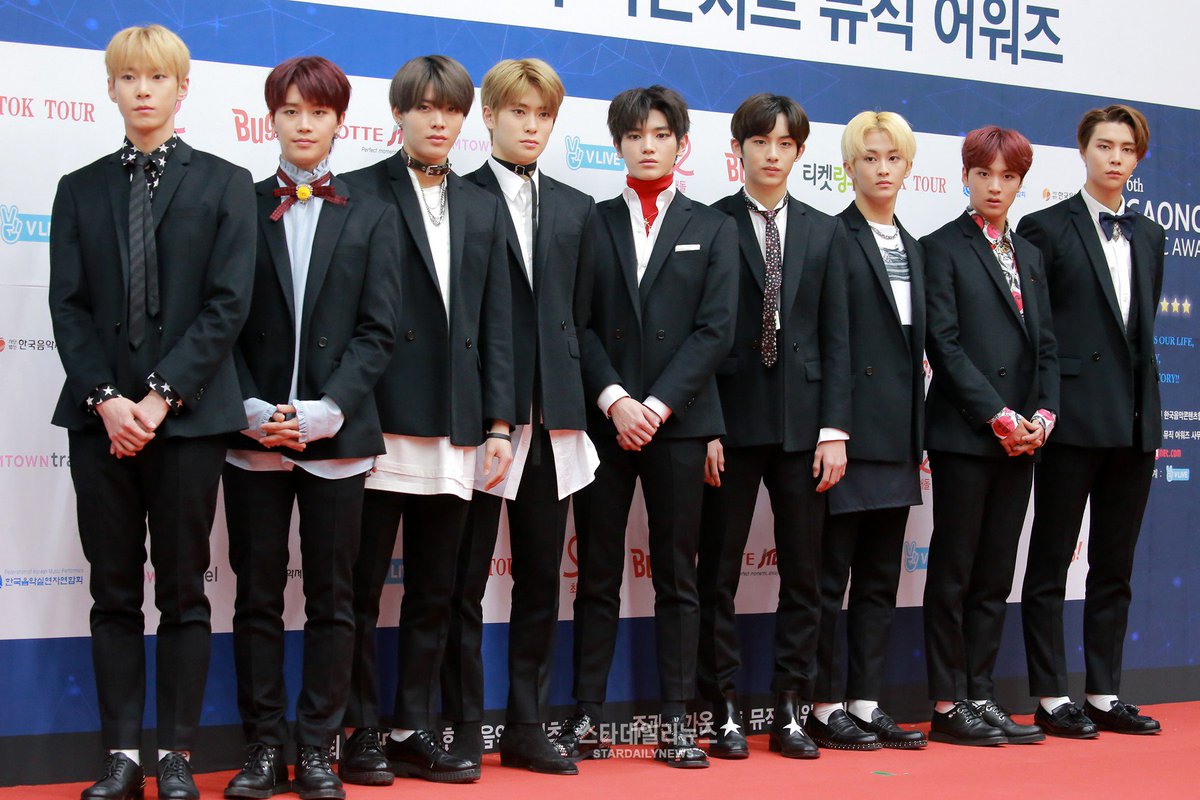 MrIntelligent64's tweet photo. EXO and NCT127 at the #GaonChartAwards https://t.co/NbnOxBnoOj