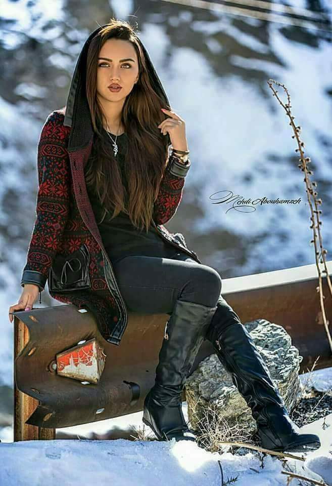 يالتگليلي #انساني.
شـنسة ة منج 😔
     وآإني  بـ كل شهگة نفـ๛ 
         آتذكر #إسمج💔