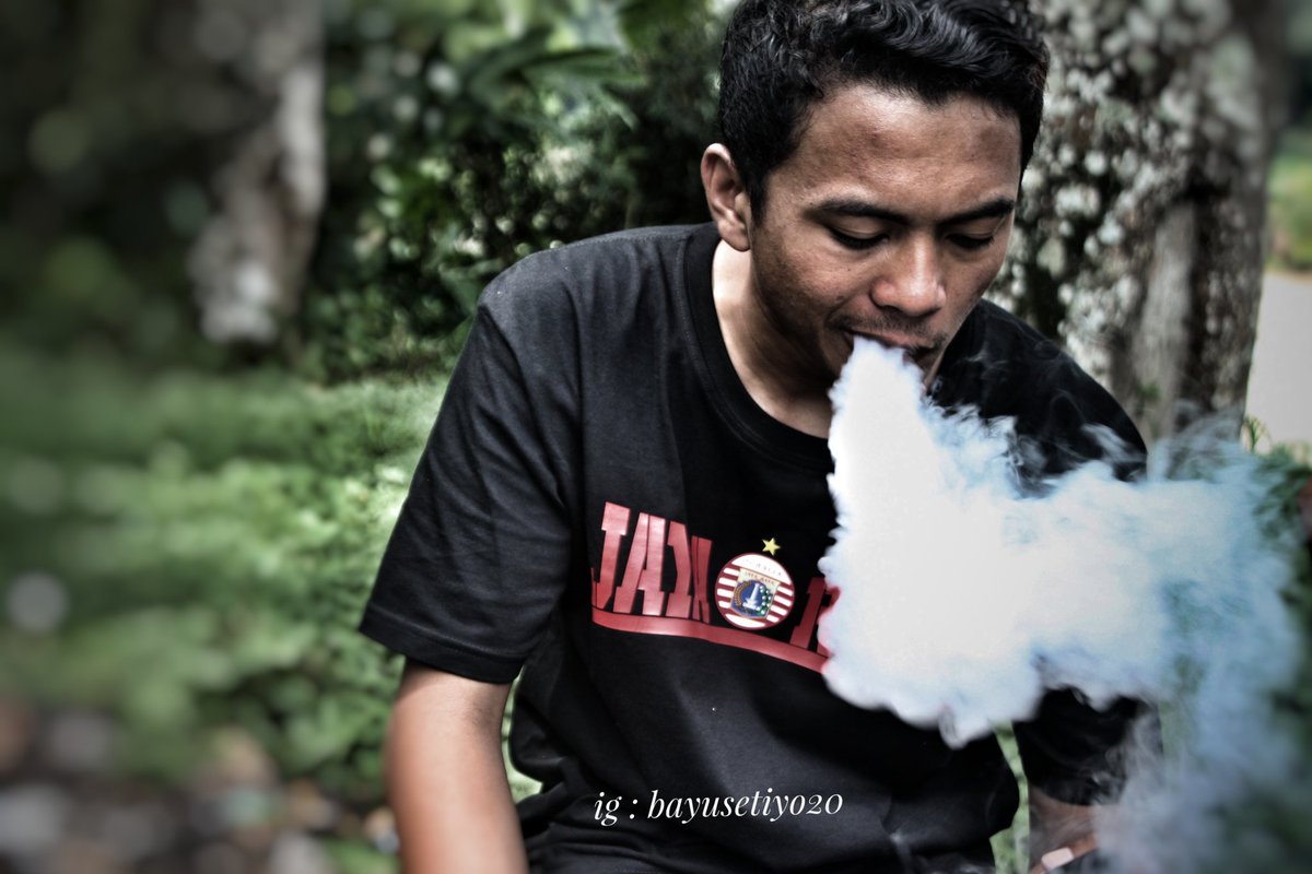 Pak, ujan badai dipending dulu, blm ada baju yg kering *KorbanIklan* <a href="/Bayu_setiyo20/">Jakartans</a>: Badai Pasti Berlalu ...