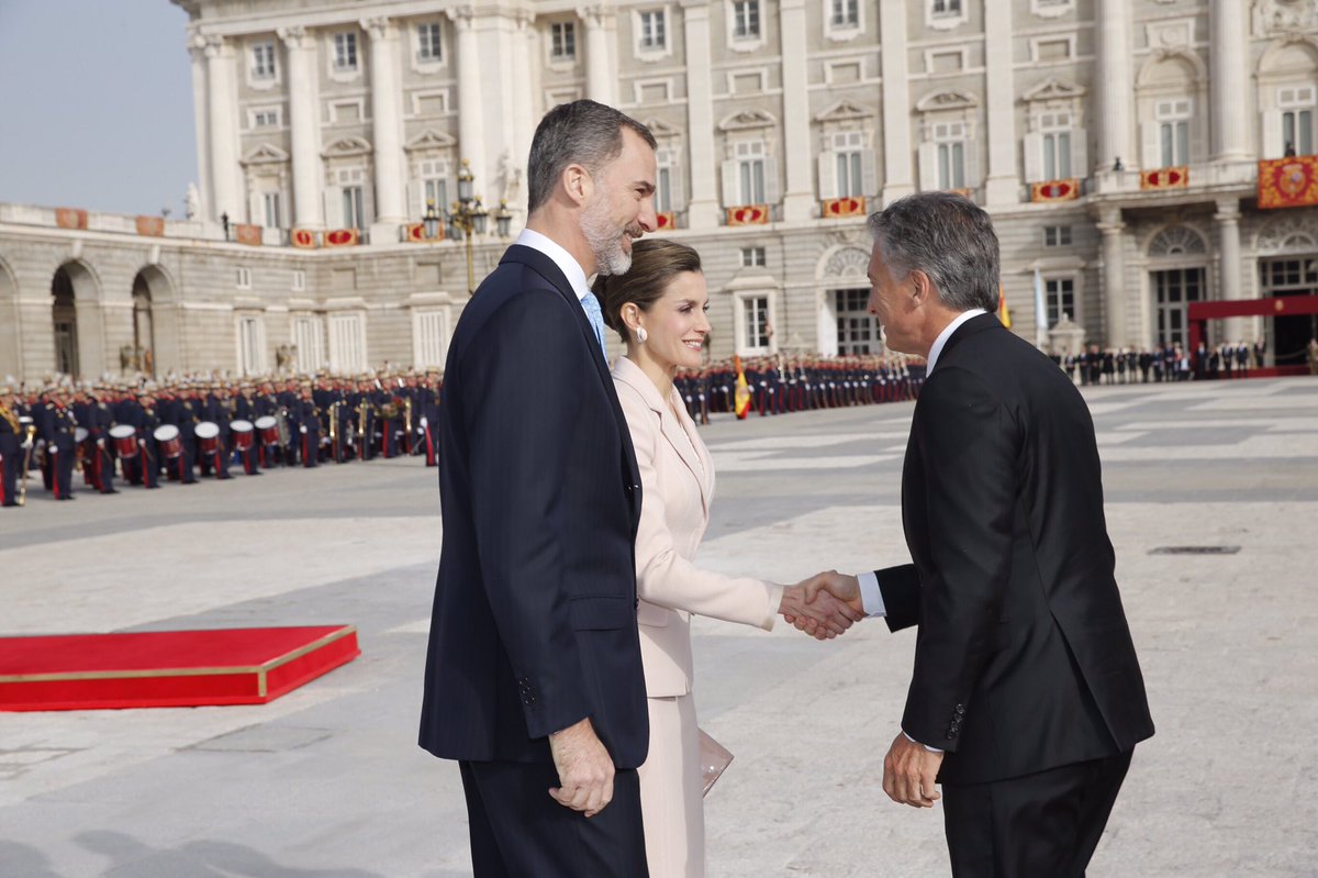 VISITA DE ESTADO DE ARGENTINA A ESPAÑA - Página 7 C5Qy6kvXUAELKDs