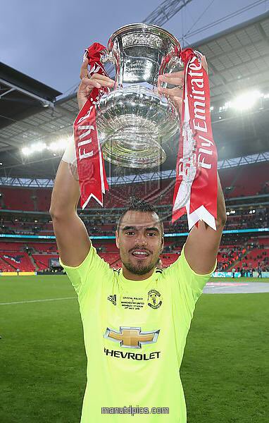 Happy Birthday, Sergio Romero. -  Community Shield - 